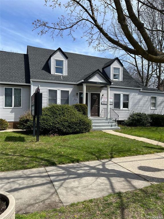 property at 256 N Wellwood Ave