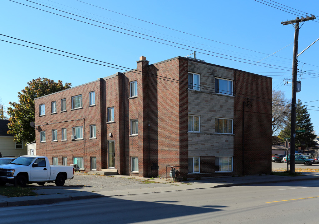 298 Fairfield Ave in Hamilton, ON - Building Photo