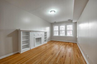 3751 W Sunnyside Ave, Unit 1 in Chicago, IL - Building Photo