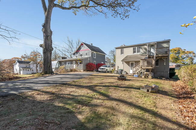 317 Washburn Ave, Unit 2nd Floor in Washington, NJ - Building Photo - Building Photo