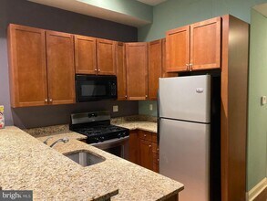 1712 W Girard Ave in Philadelphia, PA - Building Photo - Building Photo