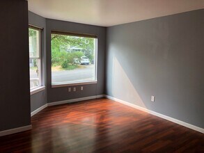 4160 244th Pl SE in Issaquah, WA - Foto de edificio - Building Photo