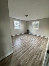 80 Summit St, Unit 1 in Woonsocket, RI - Building Photo - Building Photo