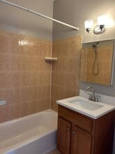 2118 18th St NW, Unit Apt #3 in Washington, DC - Building Photo - Building Photo