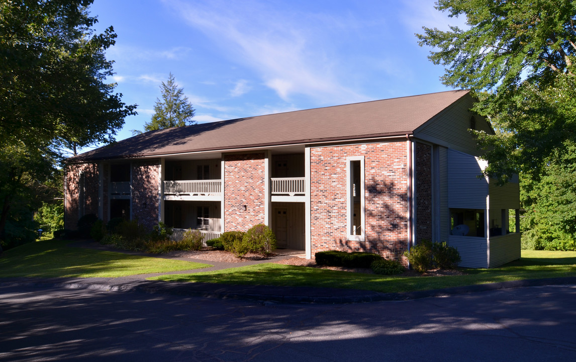 Mountain View Apartments in Bethel, CT - Building Photo