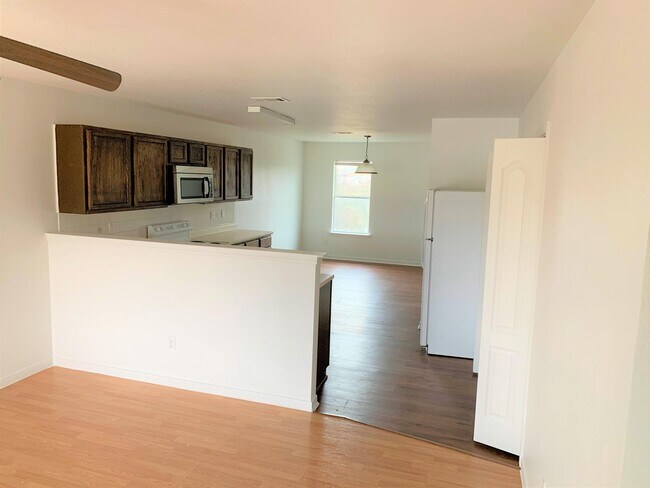 413 Brittney Way-Unit -D in Harker Heights, TX - Foto de edificio - Building Photo