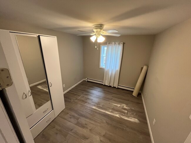 40 Old Northport Rd, Unit first floor in Kings Park, NY - Building Photo - Building Photo