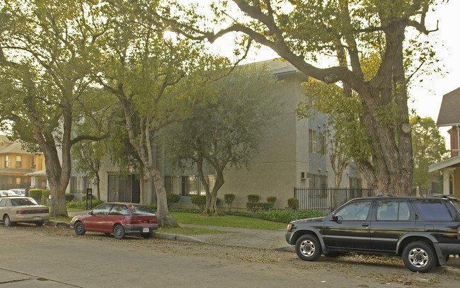 1823 S St Andrews Pl in Los Angeles, CA - Building Photo - Building Photo