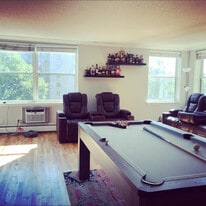 3150 Excelsior Blvd, Unit Top-Floor 2BR/1.5BA Condo in Minneapolis, MN - Building Photo