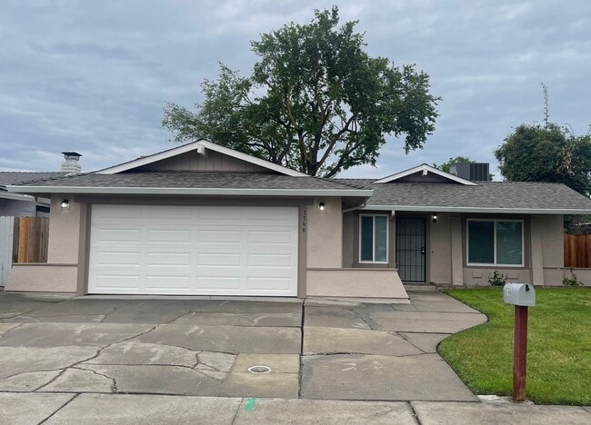 property at 1768 Crestwood Cir