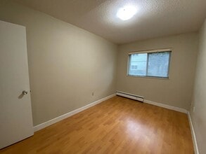 8111 Ryan Rd in Richmond, BC - Building Photo - Building Photo