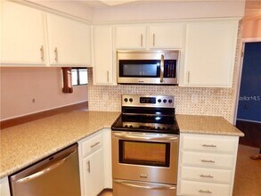 8220 Westfield Dr in Port Richey, FL - Building Photo - Building Photo