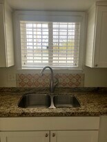 1402 E Osborn Rd in Phoenix, AZ - Building Photo