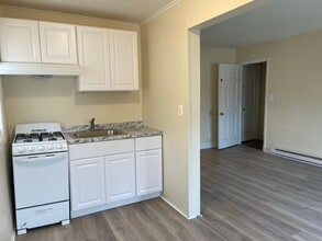 910 E Patapsco Ave in Baltimore, MD - Building Photo - Building Photo