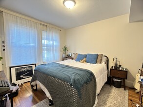 18 Beechcroft St, Unit 1 in Boston, MA - Foto de edificio - Building Photo