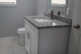 1115 W 4th St in Freeport, TX - Building Photo - Building Photo