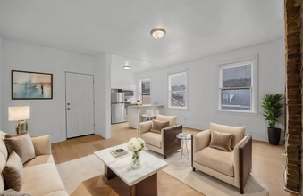 2204 E Carson St in Pittsburgh, PA - Building Photo - Building Photo
