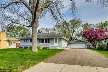 3800 Commodore Dr in Minneapolis, MN - Building Photo - Building Photo