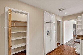 386 NE 99th St in Miami Shores, FL - Building Photo - Building Photo