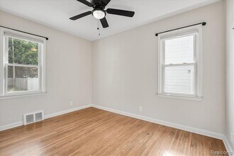 908 Bauman Ave in Royal Oak, MI - Building Photo - Building Photo