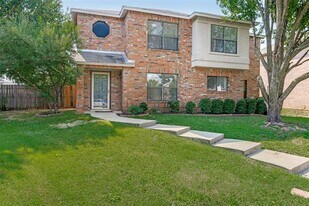 2160 Glenhaven Dr in Lewisville, TX - Building Photo