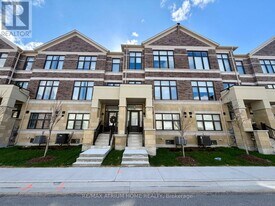 22 Kahshe Ln in Richmond Hill, ON - Building Photo