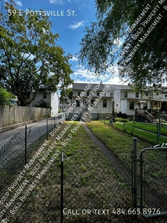 59 E Pottsville St in Pine Grove, PA - Building Photo - Building Photo