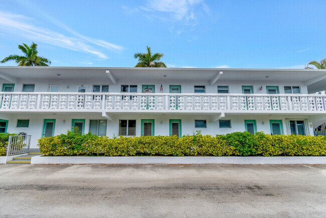2161 NE 42nd Ct in Lighthouse Point, FL - Building Photo - Building Photo