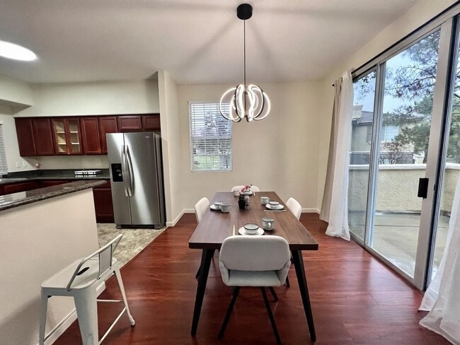 1604 Queen Victoria St, Unit 104 in Las Vegas, NV - Building Photo - Building Photo