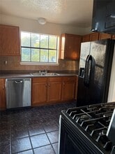 5144 Beaverhill Dr in Houston, TX - Building Photo - Building Photo