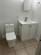 5725 NW 27th Ct, Unit 5725 NW 27 Ct in Lauderhill, FL - Foto de edificio - Building Photo