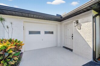4677 Robinwood Cir in Boynton Beach, FL - Building Photo - Building Photo