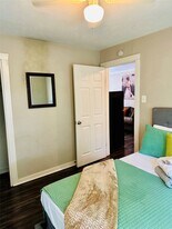 4210 Ennis St in Houston, TX - Building Photo