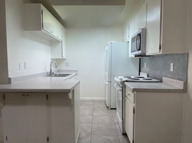 32502 Cathedral Canyon Dr, Unit 75 in Cathedral City, CA - Foto de edificio - Building Photo