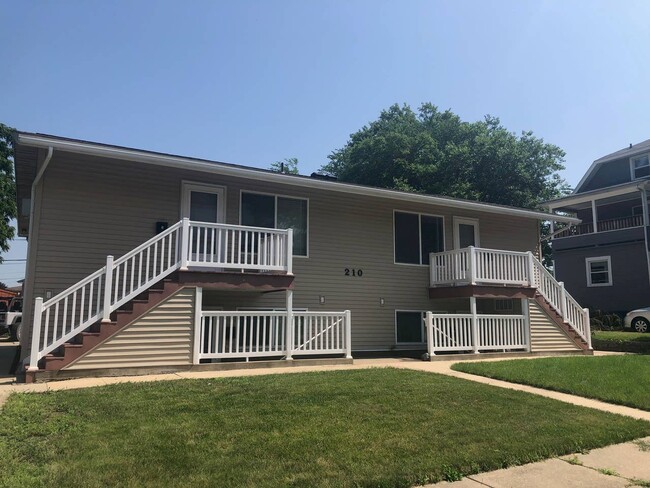 210 27th St NE, Unit #3