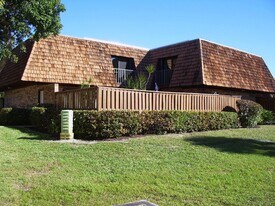 1420 Ocean Way Dr in Jupiter, FL - Building Photo