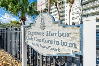 13155 Ixora Ct in North Miami, FL - Building Photo - Building Photo