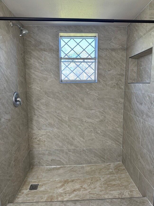 property at 2019 N Thompson St