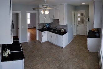 40 Magnolia St, Unit 1st in New Britain, CT - Foto de edificio - Building Photo