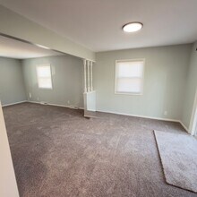 5390 Newcastle Dr SE in Kentwood, MI - Building Photo - Building Photo