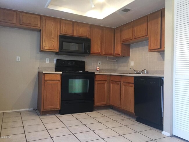 2847 N 46th Ave in Phoenix, AZ - Building Photo - Building Photo