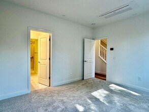 10440 Elm Cir in Saratoga, CA - Foto de edificio - Building Photo