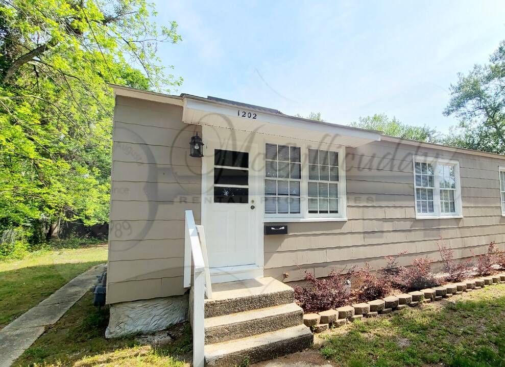 1202 Holden Dr in Augusta, GA - Building Photo