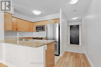 205-1205 Sherway Gardens Rd in Toronto, ON - Building Photo - Building Photo