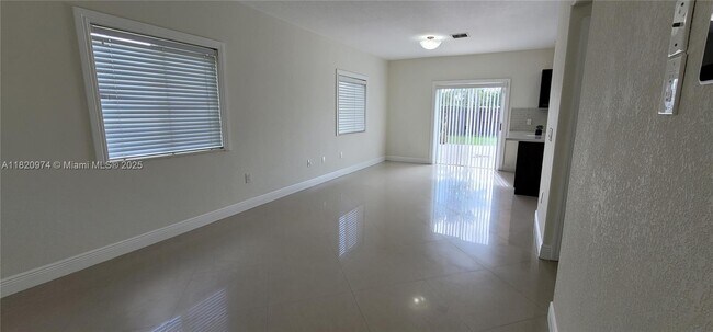 1404 SE 6th St in Homestead, FL - Building Photo - Building Photo