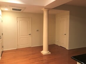4060 Glencoe Ave, Unit 130 in Marina Del Rey, CA - Building Photo - Building Photo