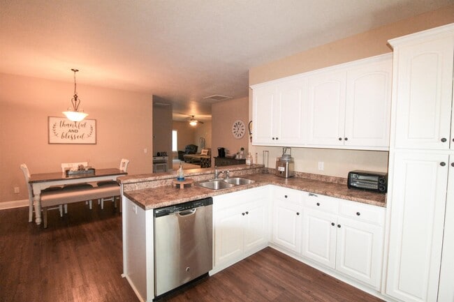 property at 1213 Merchants Wy
