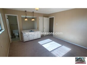 1527 Spg Vly Dr in Colorado Springs, CO - Building Photo - Building Photo