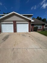 1591-1593-1593 N Doulton Dr in Columbia, MO - Building Photo