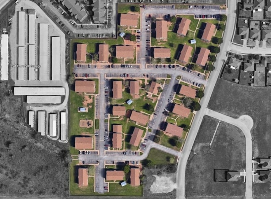 Highpoint Village I & II in Wichita Falls, TX - Building Photo